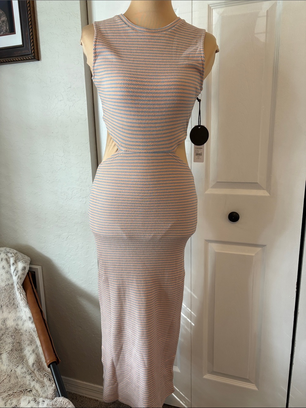 Amuse Society Beige Stripe Cutout Ribbed Maxi Dress size small new with tags